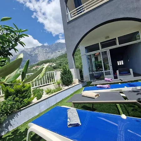 Dorotea3 Apartman *